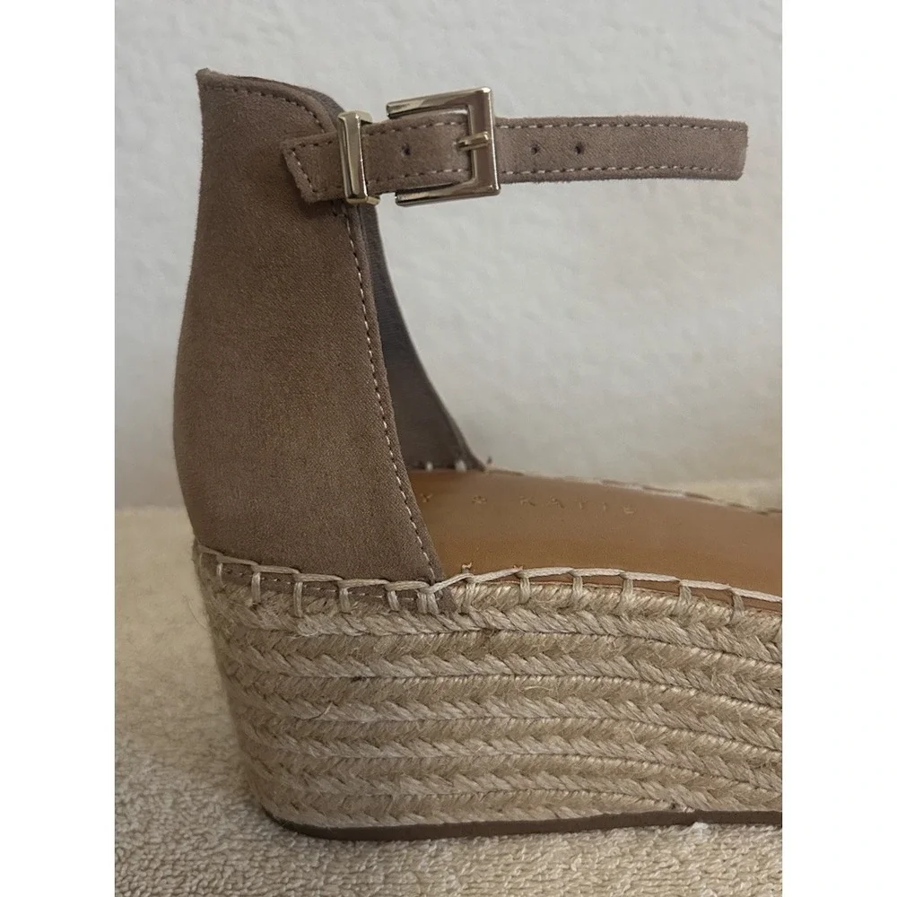 Kelly & Katie Size 9M Espadrille Taupe Wedge Fedrick Microsuede Sandals-JKL-1-A
